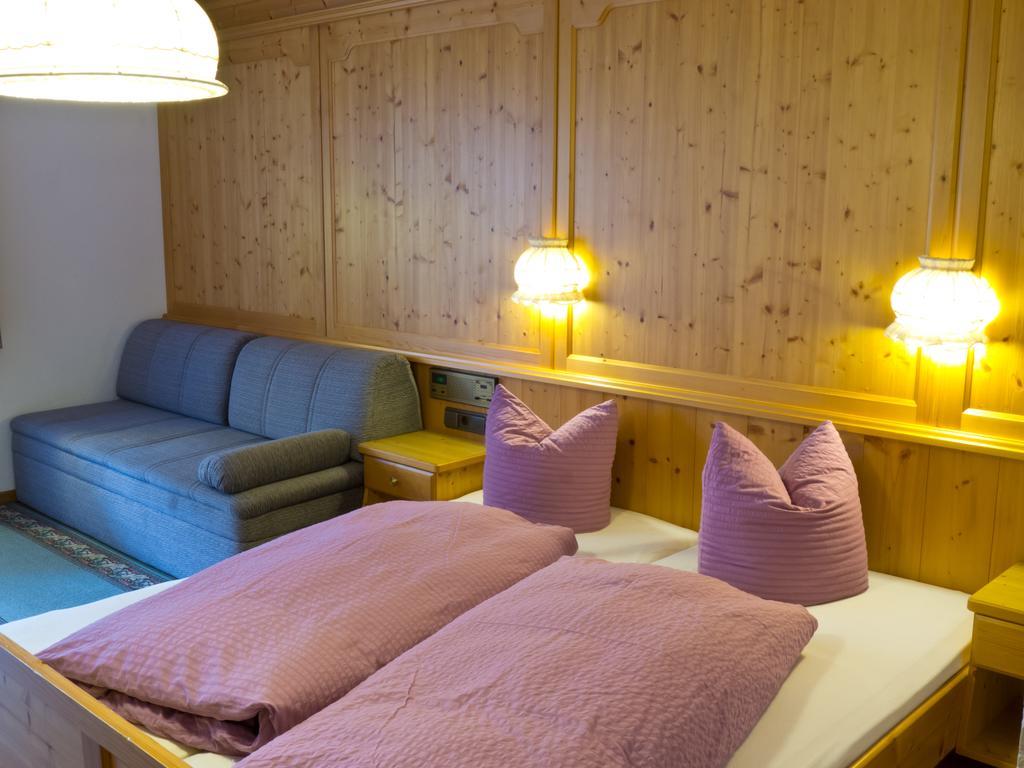 Hotel Haus Dorfplatz Galtür Zimmer foto