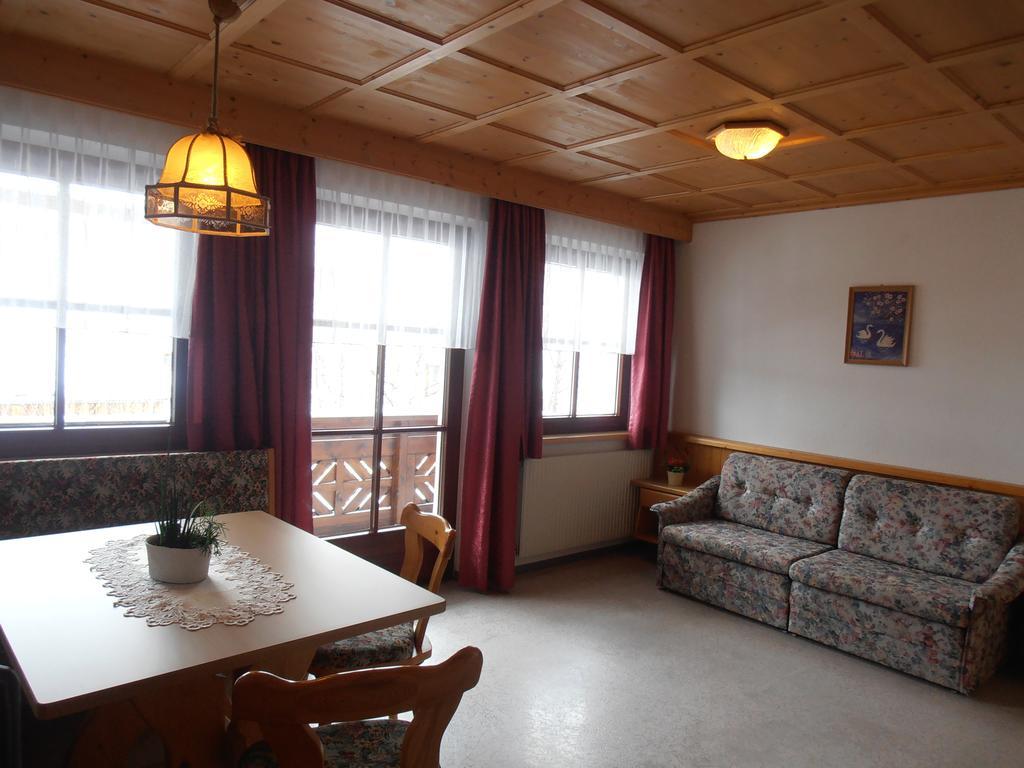 Hotel Haus Dorfplatz Galtür Zimmer foto